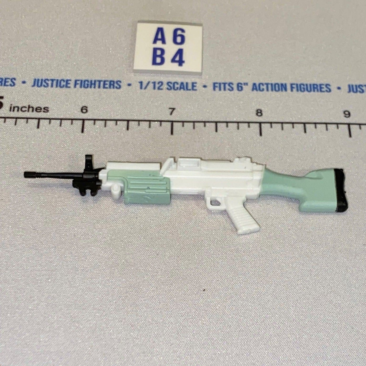 1/12 Scale Modern Era SAW Assault Rifle - Arctic - Valaverse