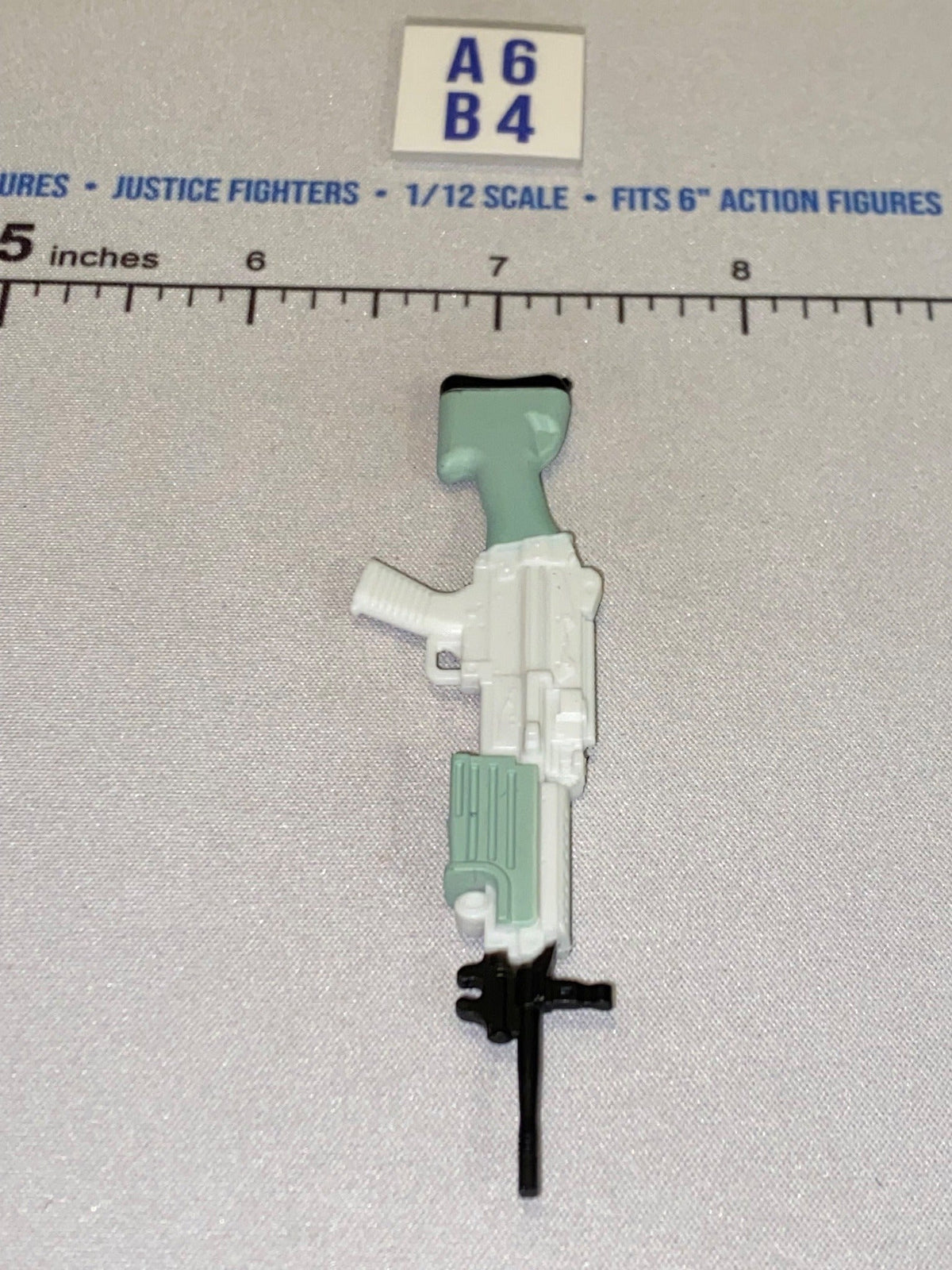1/12 Scale Modern Era SAW Assault Rifle - Arctic - Valaverse
