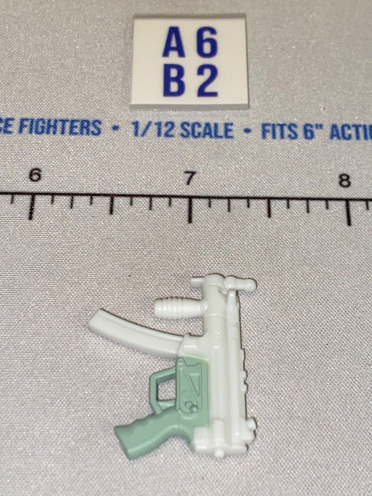 1/12 Scale Modern Era MP-5 Submachine Gun - Arctic - Valaverse