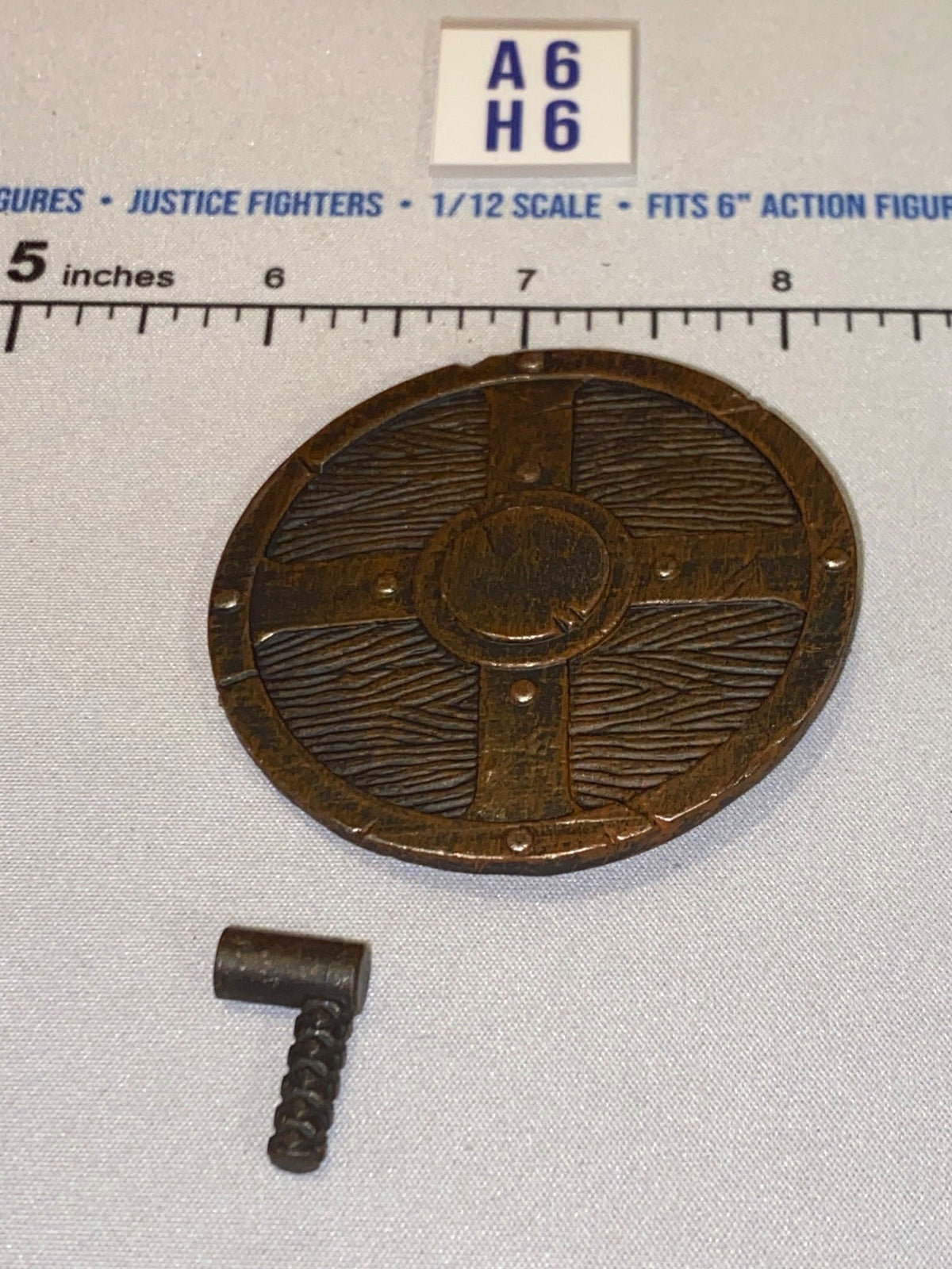 1/12 Scale Medieval Round Shield - Four Horsemen - Mythic Legions