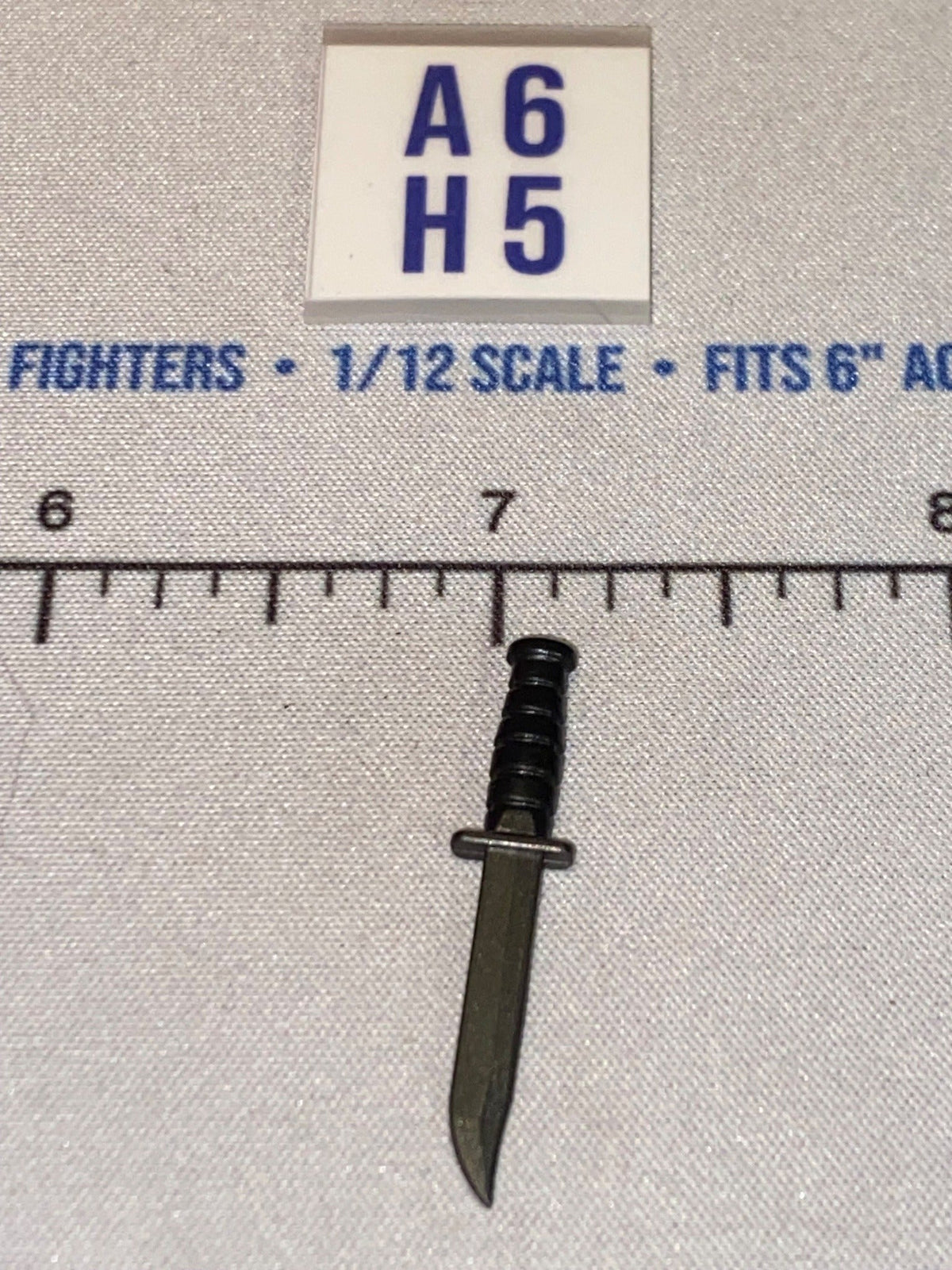 1/12 Scale Vietnam WWII US Modern Ka-Bar Knife - Valaverse