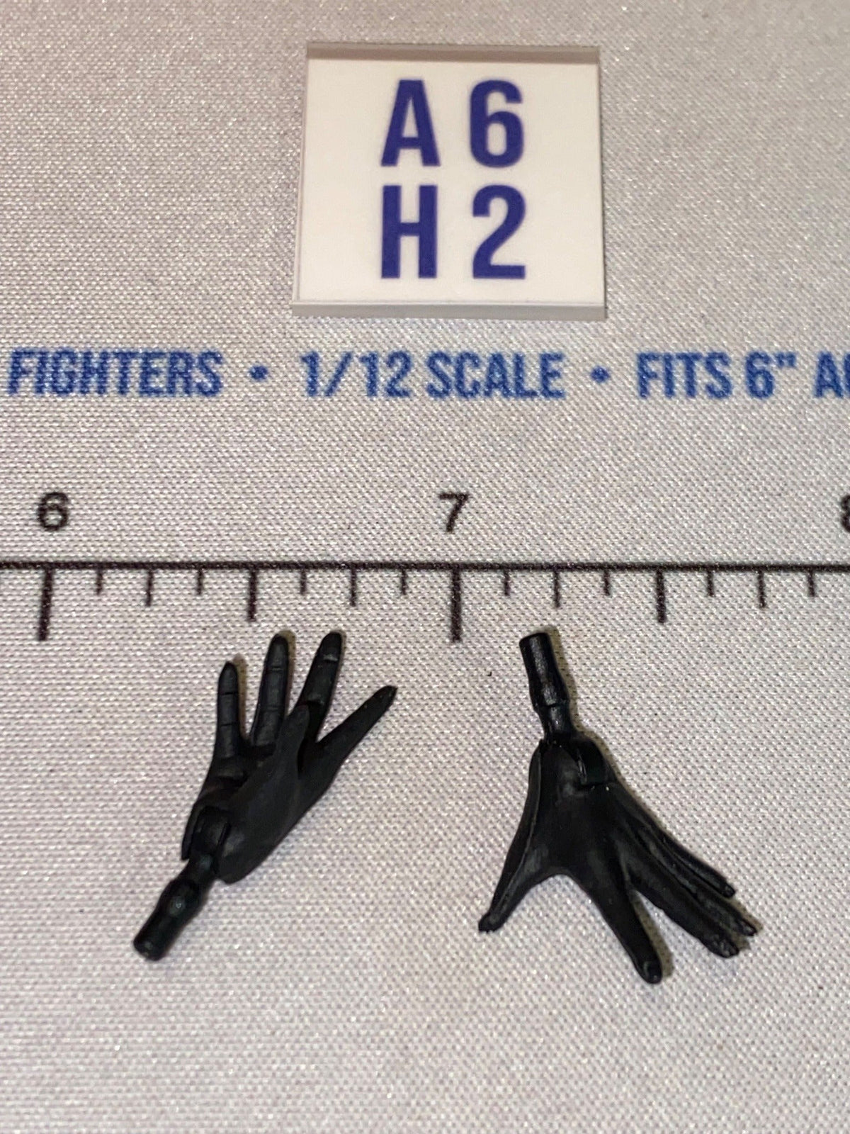 1/12 Scale Open Gloved Hand Set - Marvel Legends