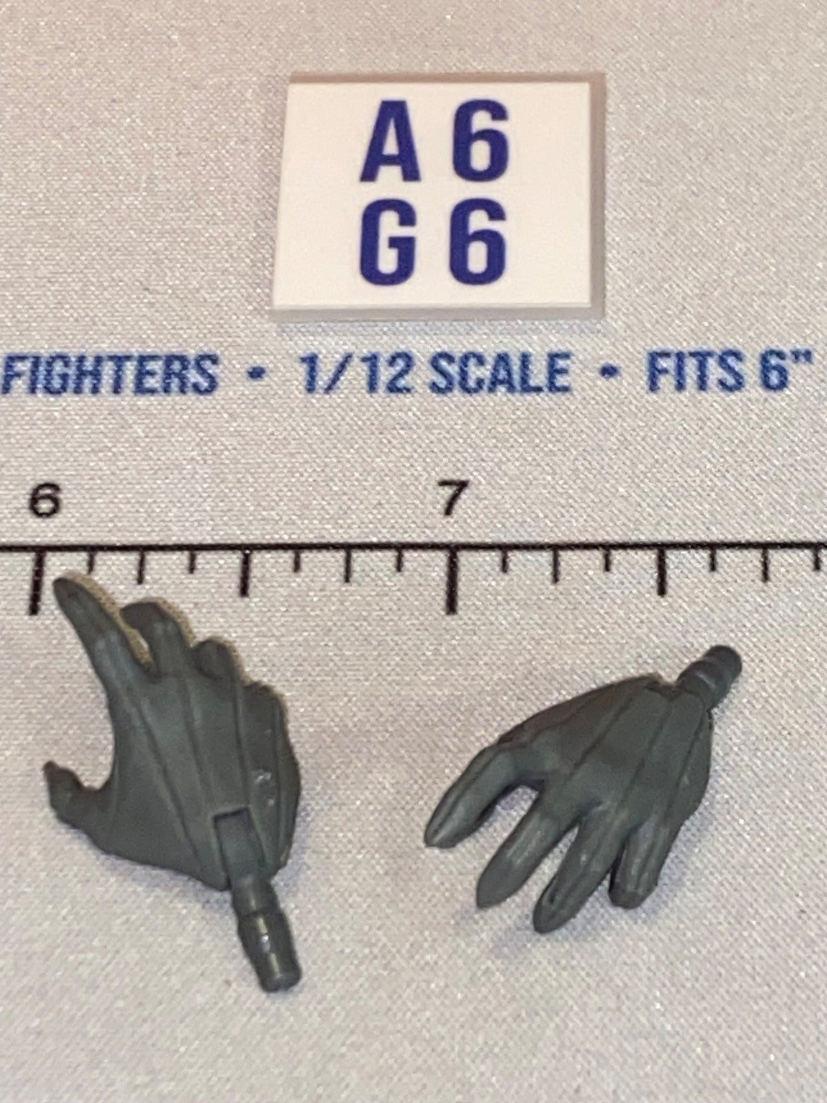1/12 Scale Science Fiction Alien Creature Hands - Dark Grey - Marvel Legends