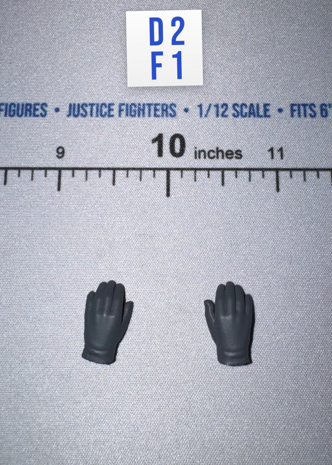 1/12 Scale WWII German Gloved Hands Pair - WWII German SS Honor Guard Archard - DID 3R TG80005