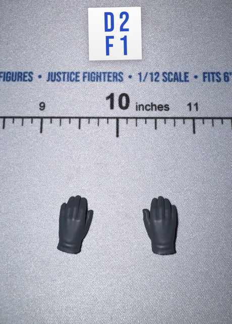 1/12 Scale WWII German Gloved Hands Pair - WWII German SS Honor Guard Archard - DID 3R TG80005