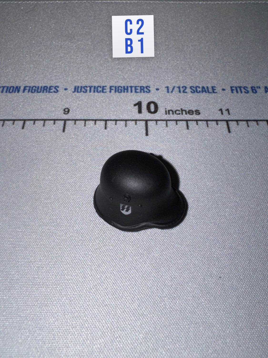 1/12 Scale WWII German Waffen M35 Steel Helmet - 1/12 Scale WWII German SS Honor Guard Aaron - DID 3R TG80007 DiD DiD