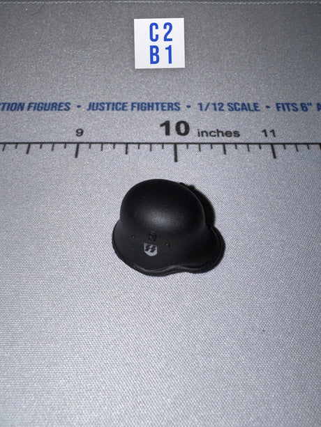 1/12 Scale WWII German Waffen M35 Steel Helmet - 1/12 Scale WWII German SS Honor Guard Aaron - DID 3R TG80007 DiD DiD