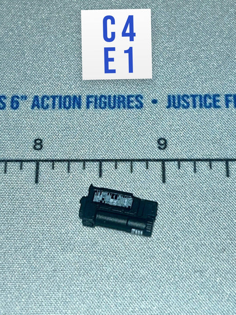 1/12 Scale Modern Era US Tactical Flashlight with Rail Mount - US Navy F/A-18E Pilot – “Maverick” Mitchell DiD XM80031