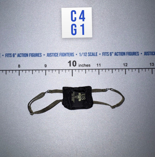 1/12 Scale WWII US Gas Mask Bag - Private Caparzo DiD XA80011