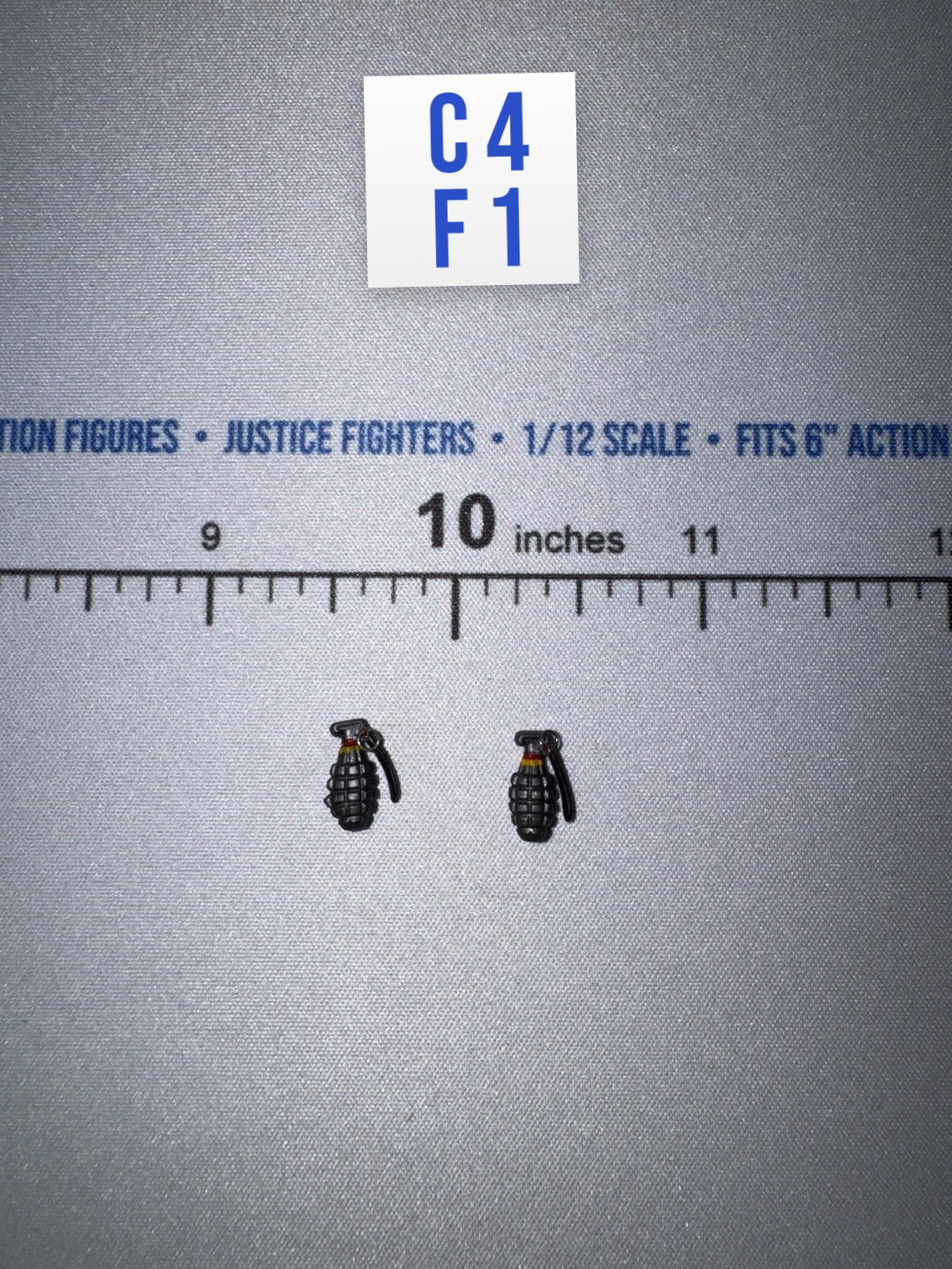 1/12 Scale WWII US Grenades - Private Caparzo DiD XA80011